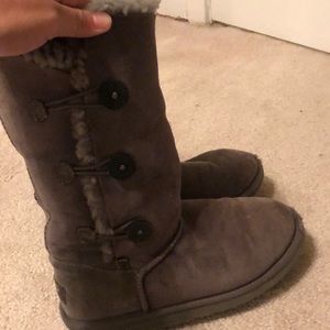 grey uggs